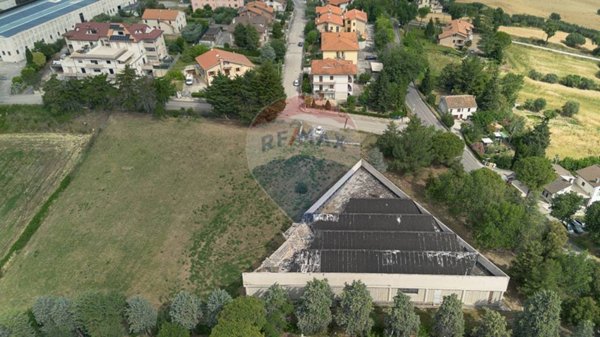 locale commerciale in vendita a San Marcello
