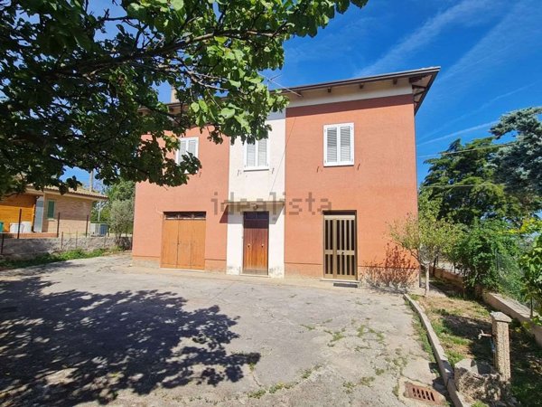 casa indipendente in vendita a San Marcello