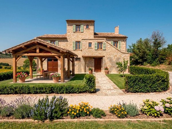 casa indipendente in vendita a San Marcello