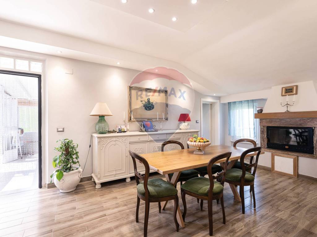 casa indipendente in vendita a San Marcello