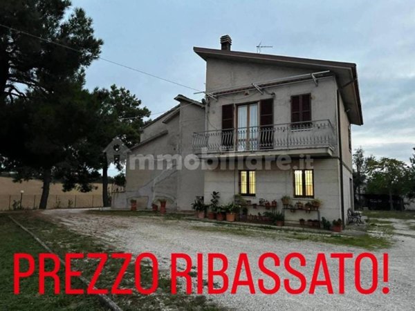 casa indipendente in vendita a San Marcello