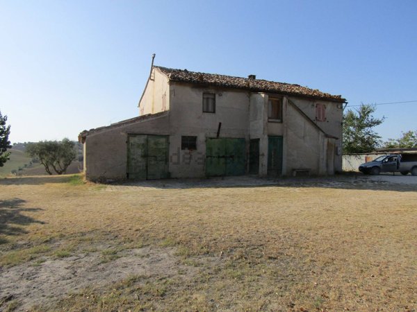 esavano in vendita a San Marcello