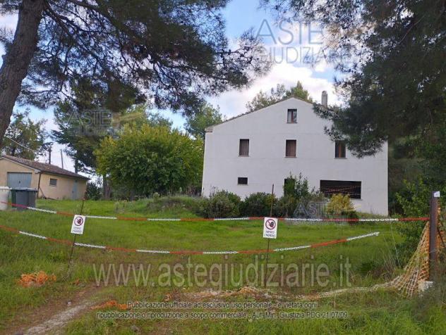 terreno edificabile in vendita a San Marcello