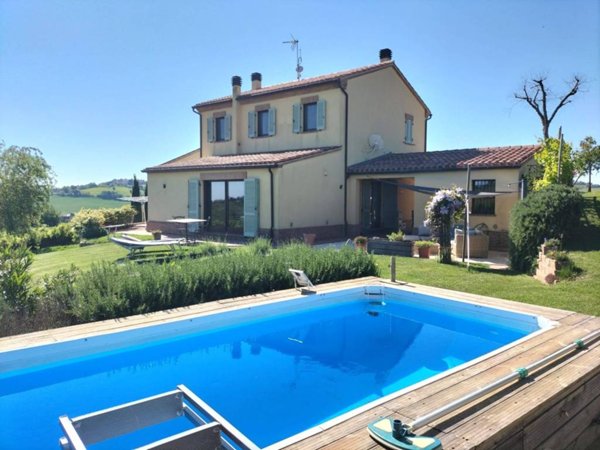 casa indipendente in vendita a San Marcello