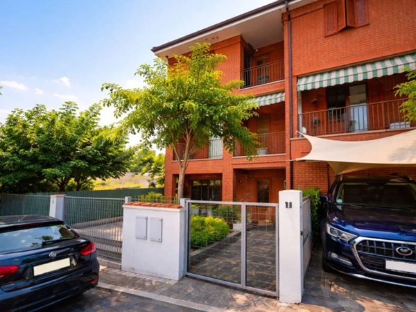 casa indipendente in vendita a San Marcello