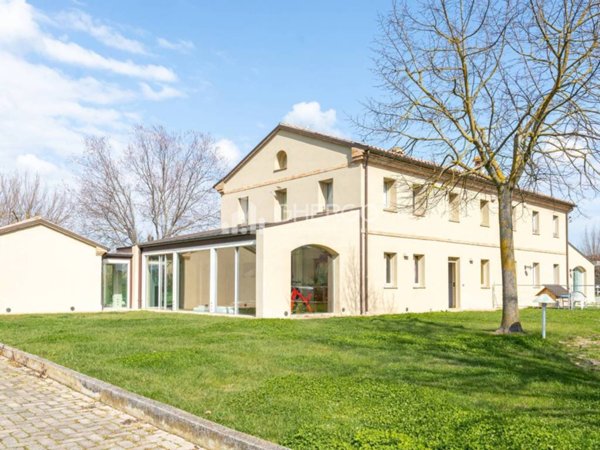 casa indipendente in vendita a San Marcello