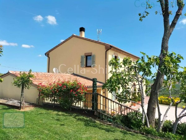 casa indipendente in vendita a San Marcello