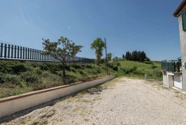 casa indipendente in vendita a San Marcello