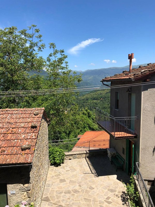 casa indipendente in vendita a San Marcello