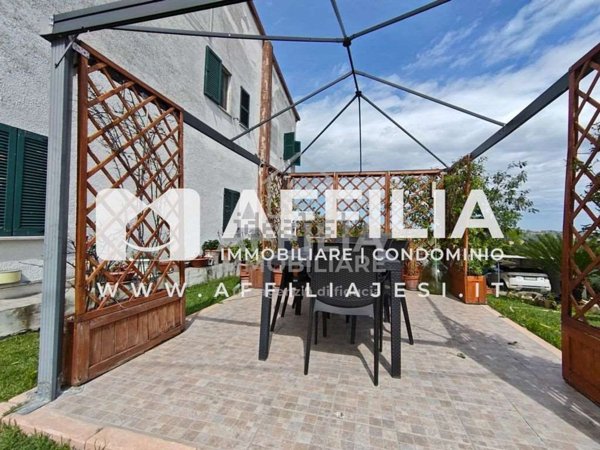 casa indipendente in vendita a San Marcello