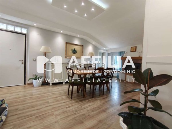casa indipendente in vendita a San Marcello