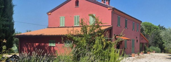casa indipendente in vendita a San Marcello