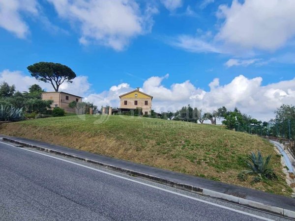 terreno edificabile in vendita a San Paolo di Jesi