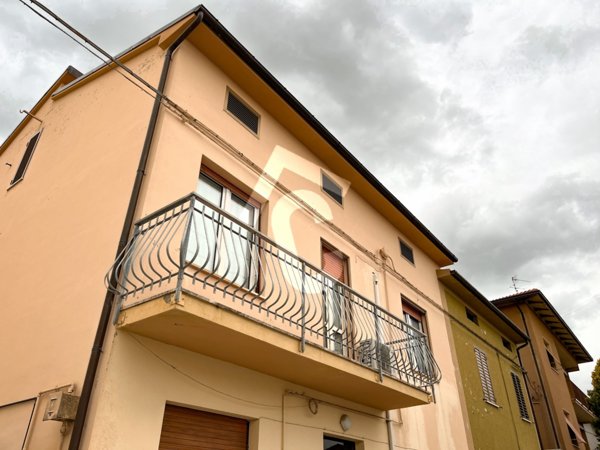appartamento in vendita a Santa Maria Nuova in zona Collina