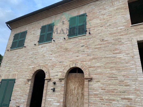 casa indipendente in vendita a Santa Maria Nuova in zona Collina