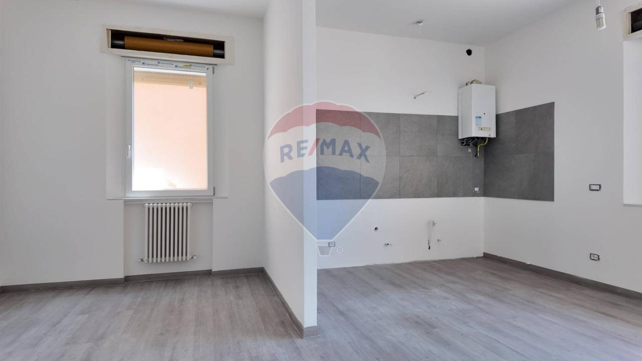 appartamento in vendita a Santa Maria Nuova in zona Collina