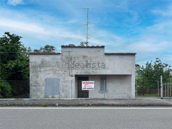 casa indipendente in vendita a Santa Maria Nuova in zona Monti