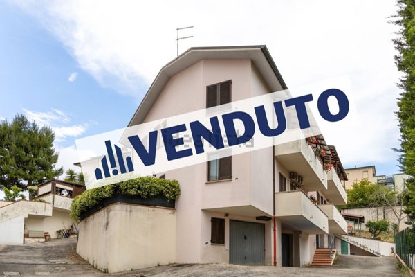 appartamento in vendita a Santa Maria Nuova in zona Collina