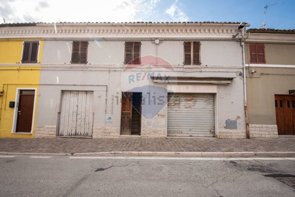 casa indipendente in vendita a Santa Maria Nuova