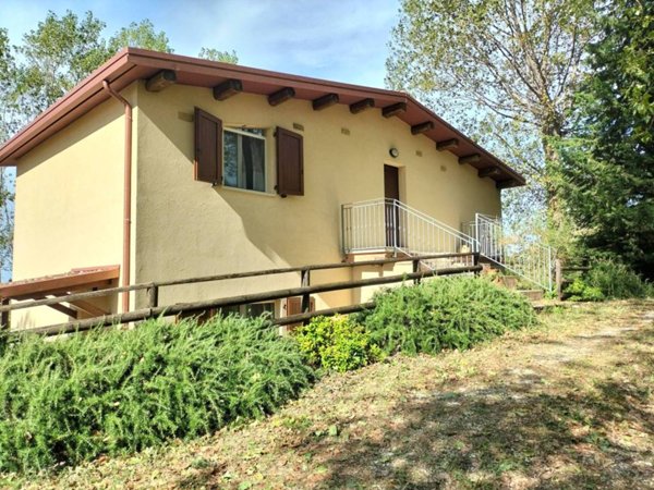 casa indipendente in vendita a Santa Maria Nuova in zona Monti