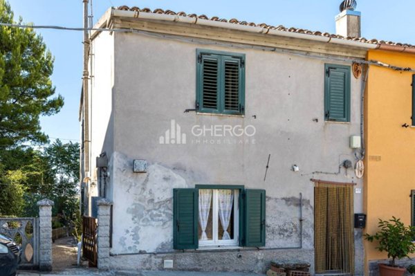 casa indipendente in vendita a Santa Maria Nuova in zona Collina