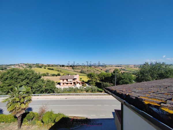 appartamento in vendita a Santa Maria Nuova in zona Collina