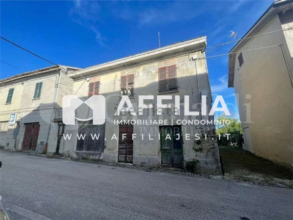 appartamento in vendita a Santa Maria Nuova in zona Collina