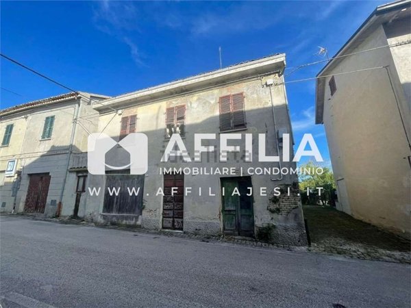 appartamento in vendita a Santa Maria Nuova in zona Collina