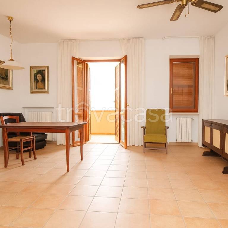 appartamento in vendita a Santa Maria Nuova in zona Collina