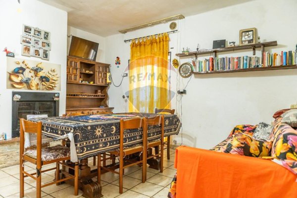 casa indipendente in vendita a Santa Maria Nuova in zona Collina