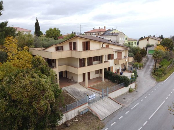 casa indipendente in vendita a Santa Maria Nuova in zona Collina