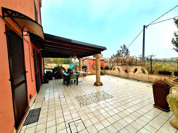 casa indipendente in vendita a Santa Maria Nuova