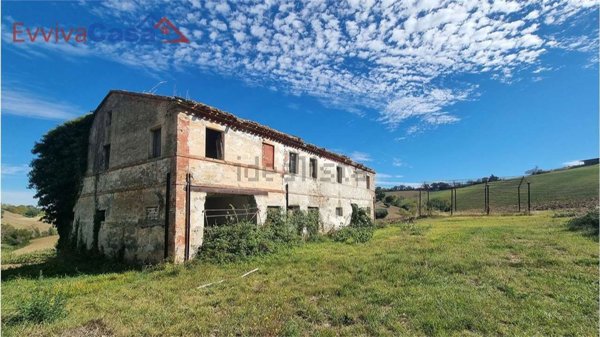 casa indipendente in vendita a Santa Maria Nuova