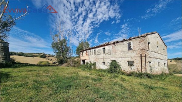 casa indipendente in vendita a Santa Maria Nuova in zona Pradellona
