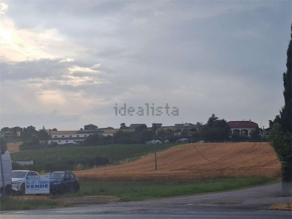 terreno edificabile in vendita a Santa Maria Nuova in zona Pradellona