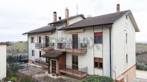 appartamento in vendita a Santa Maria Nuova in zona Collina