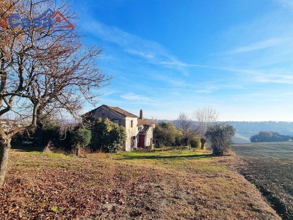 casa indipendente in vendita a Santa Maria Nuova in zona Collina