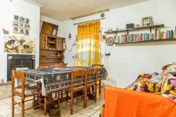 casa indipendente in vendita a Santa Maria Nuova in zona Collina