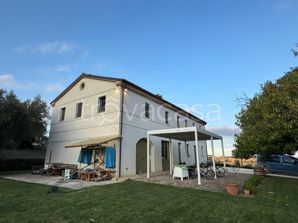 casa indipendente in vendita a Santa Maria Nuova in zona Collina