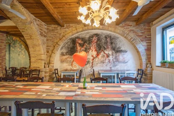 negozio in vendita a Santa Maria Nuova