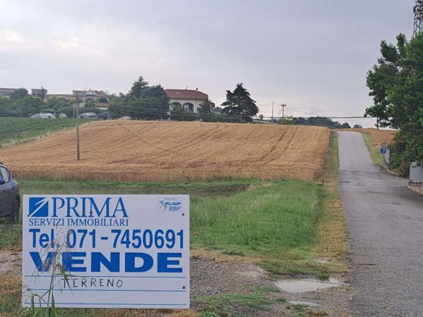 terreno edificabile in vendita a Santa Maria Nuova in zona Pradellona