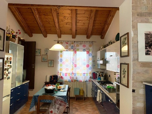 appartamento in vendita a Santa Maria Nuova in zona Collina