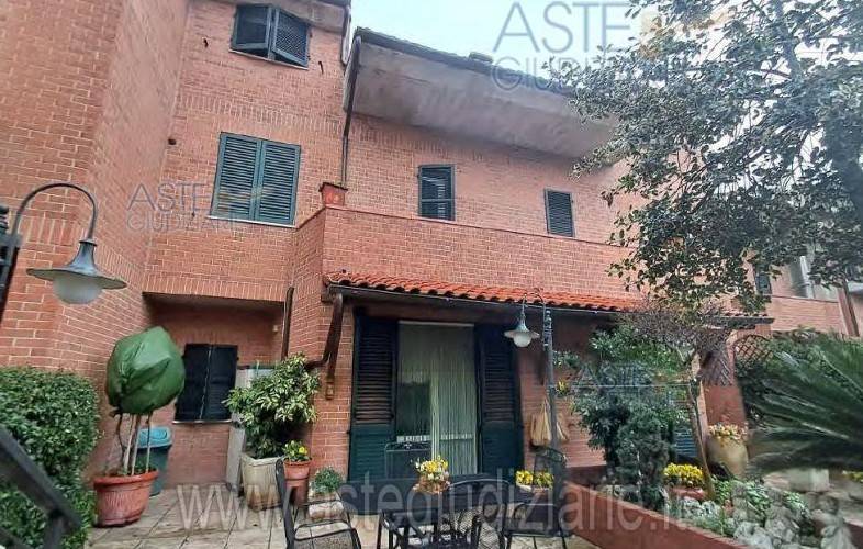 casa indipendente in vendita a Santa Maria Nuova