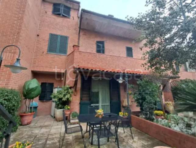 casa indipendente in vendita a Santa Maria Nuova