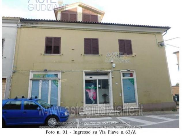 negozio in vendita a Santa Maria Nuova