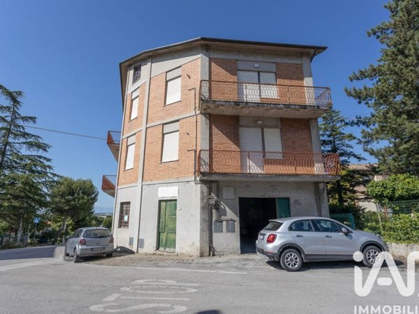 appartamento in vendita a Santa Maria Nuova in zona Collina