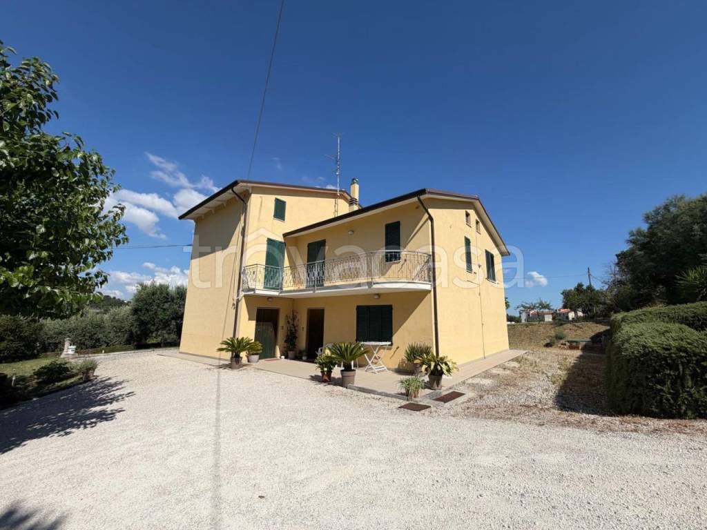 casa indipendente in vendita a Santa Maria Nuova in zona Collina