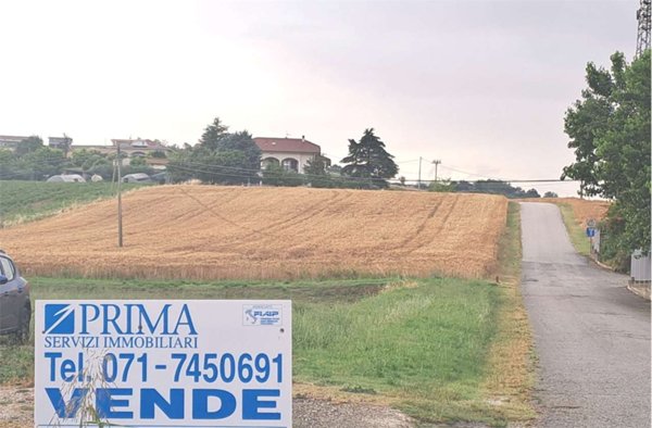 locale di sgombero in vendita a Santa Maria Nuova in zona Pradellona