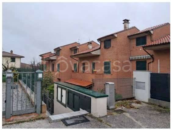 appartamento in vendita a Santa Maria Nuova in zona Collina
