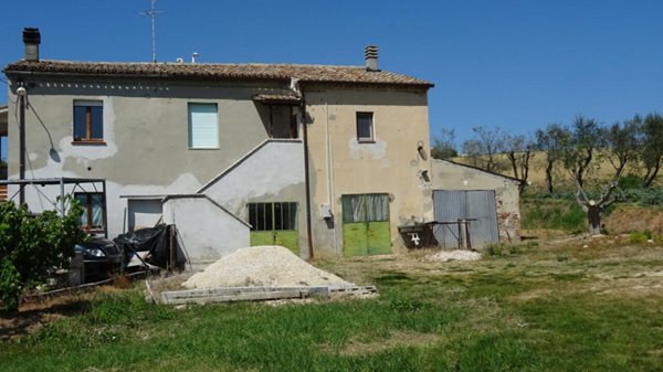 appartamento in vendita a Santa Maria Nuova in zona Pradellona
